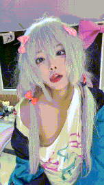 二次元校花萝莉，极品COSER【张婉萌】美到炸！尺度突破~双洞齐开，自慰爽飞~【 3v 4.5G】-lovetrain